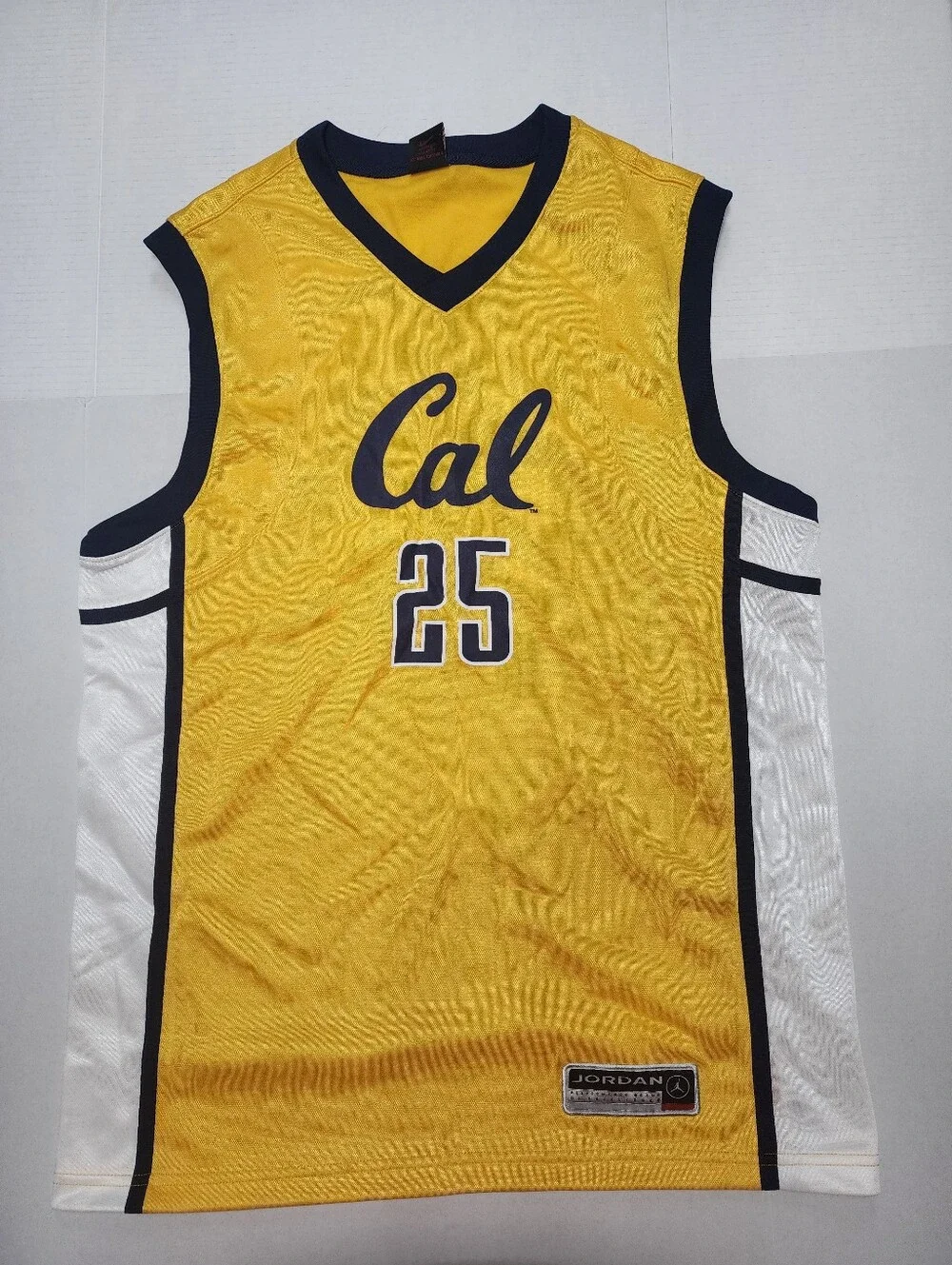 Nike Air Jordan Men's Size Large University Of California #25 Yellow Jersey